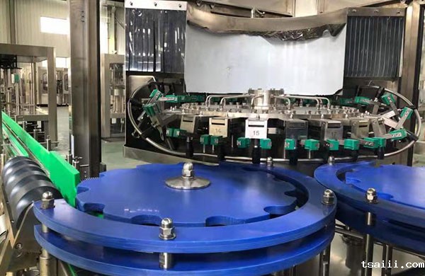 玻璃瓶果汁灌装机清洗部分