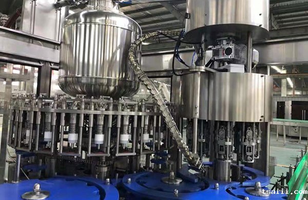 玻璃瓶果汁灌装机灌装部分