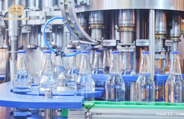 玻璃瓶饮料灌装旋盖部分