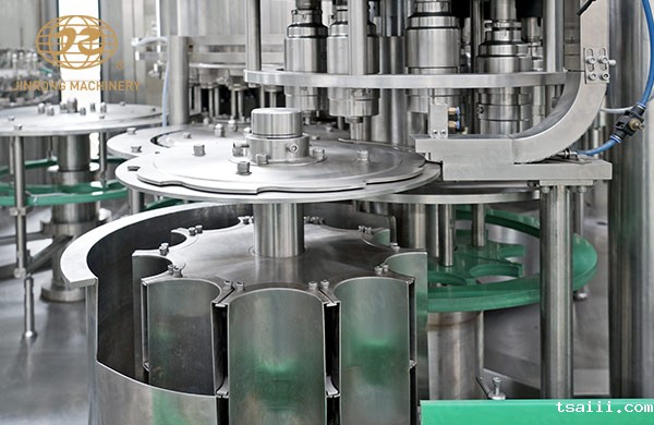 PET瓶饮料灌装机旋盖部分